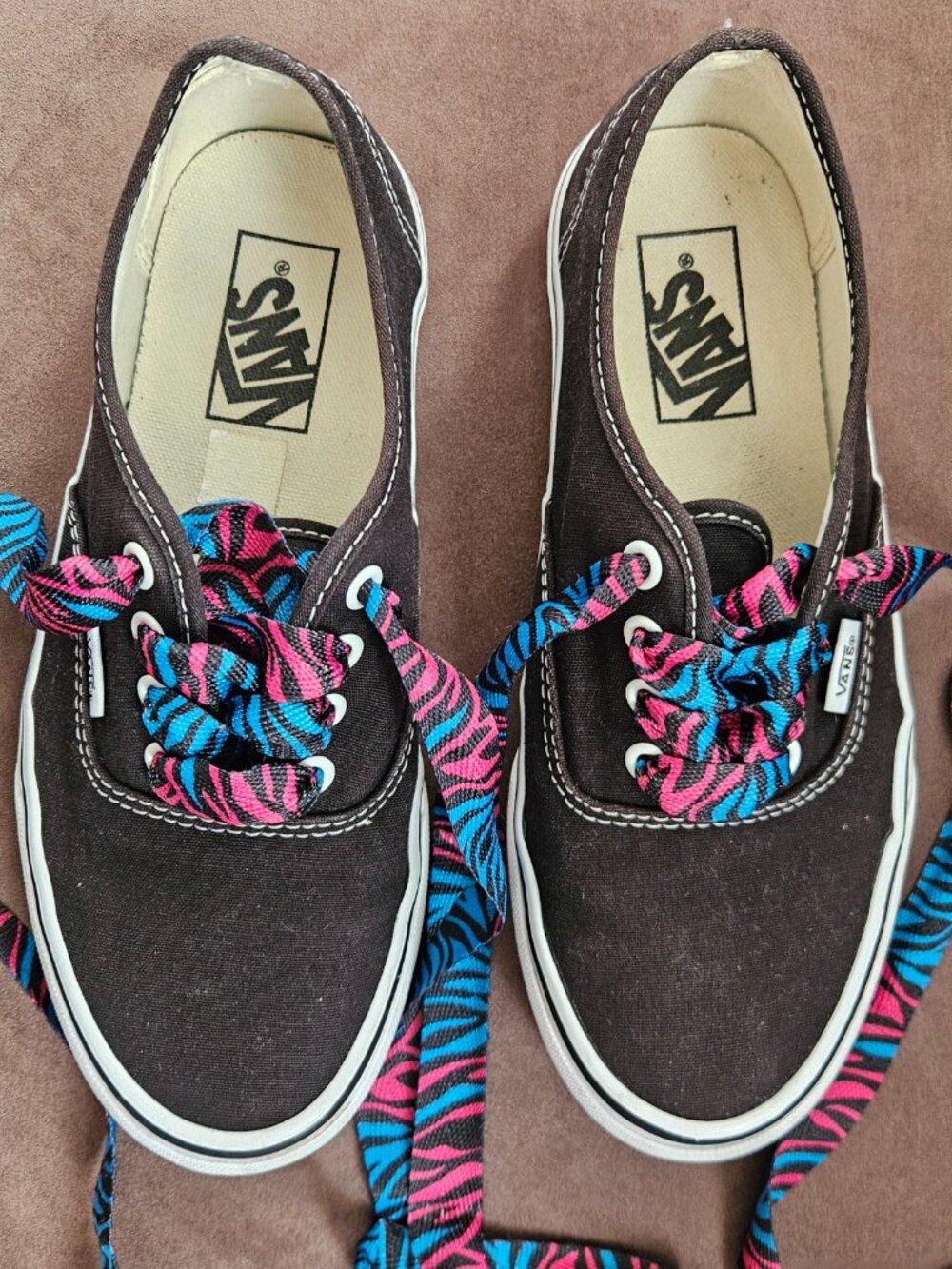 VANS Off the WALL Black Sneakers with Patterned Laces Women's Sz 7.5/Men's Sz 6